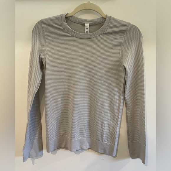 Swiftly Relaxed Long Sleeve - Picture 1 of 4
